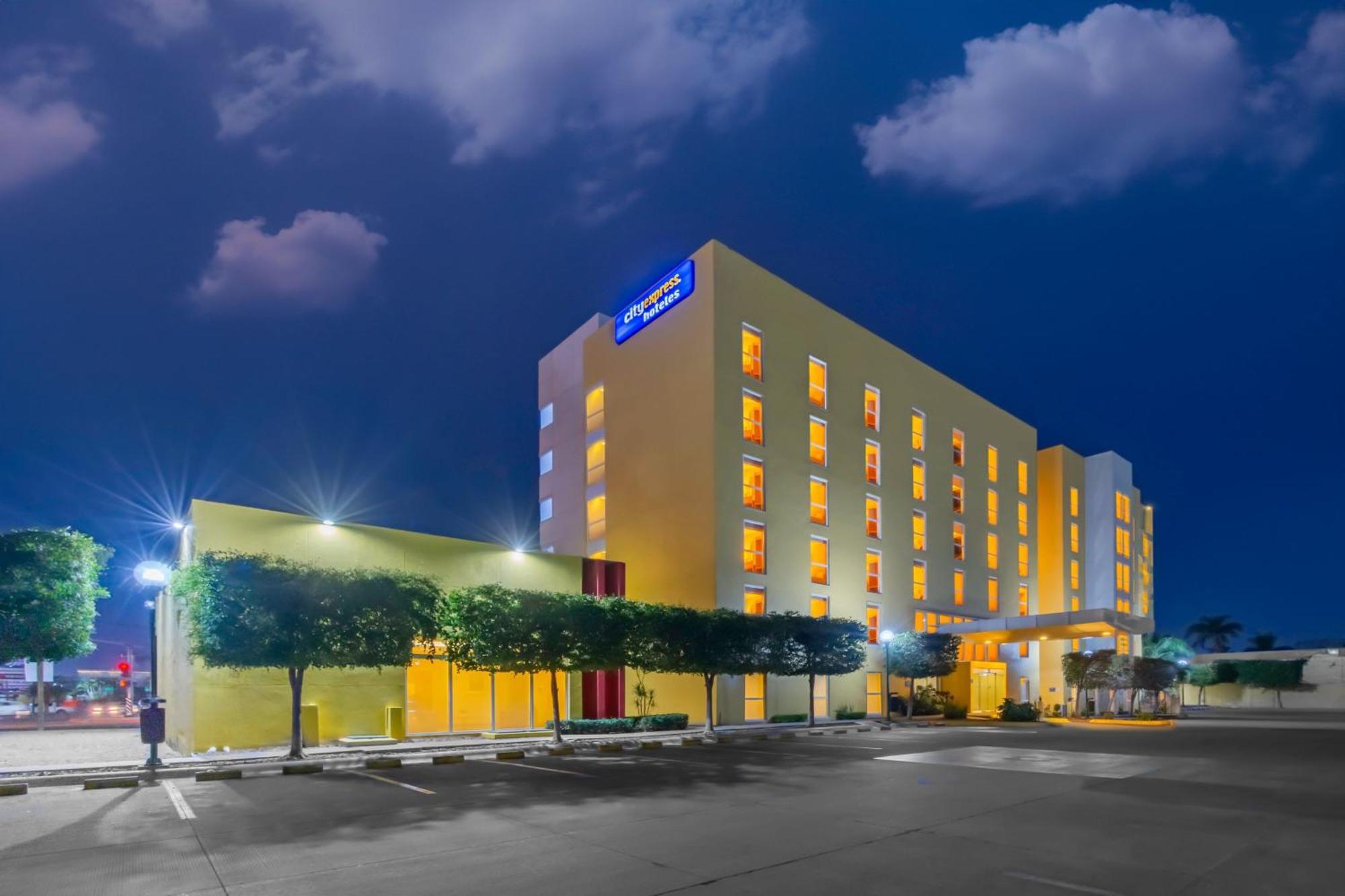 Express By Marriott Hotel 4*
